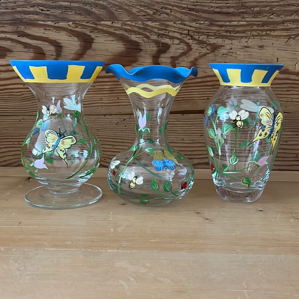Set of 3 LENOX Butterfly Meadow Hand-Painted Clear Glass Vases